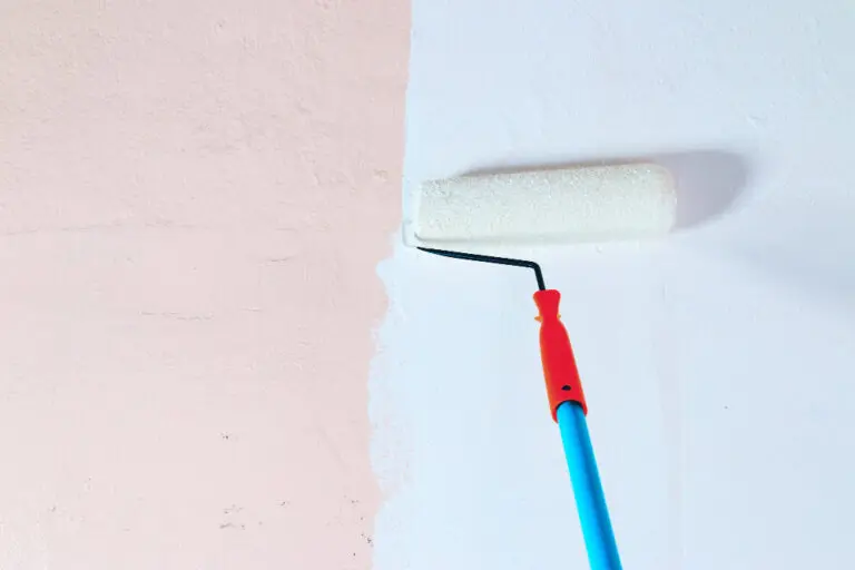 Read more about the article Farba silikonowa SOLBET 3.6 dlaczego to świetny wybór do zastosowań zewnętrznych?